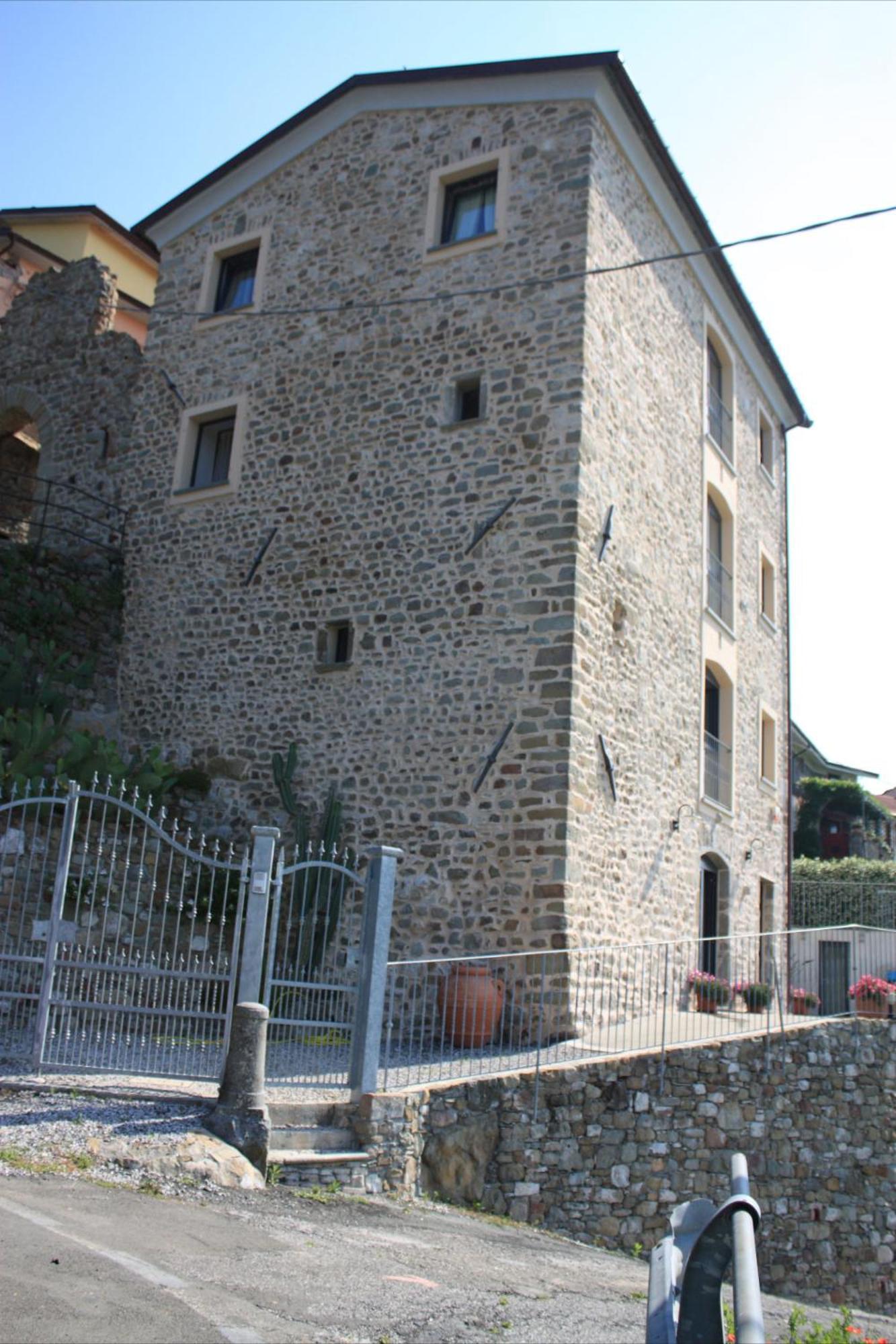 Maison d'hôtes Al Castello Da Annamaria à Beverino Extérieur photo